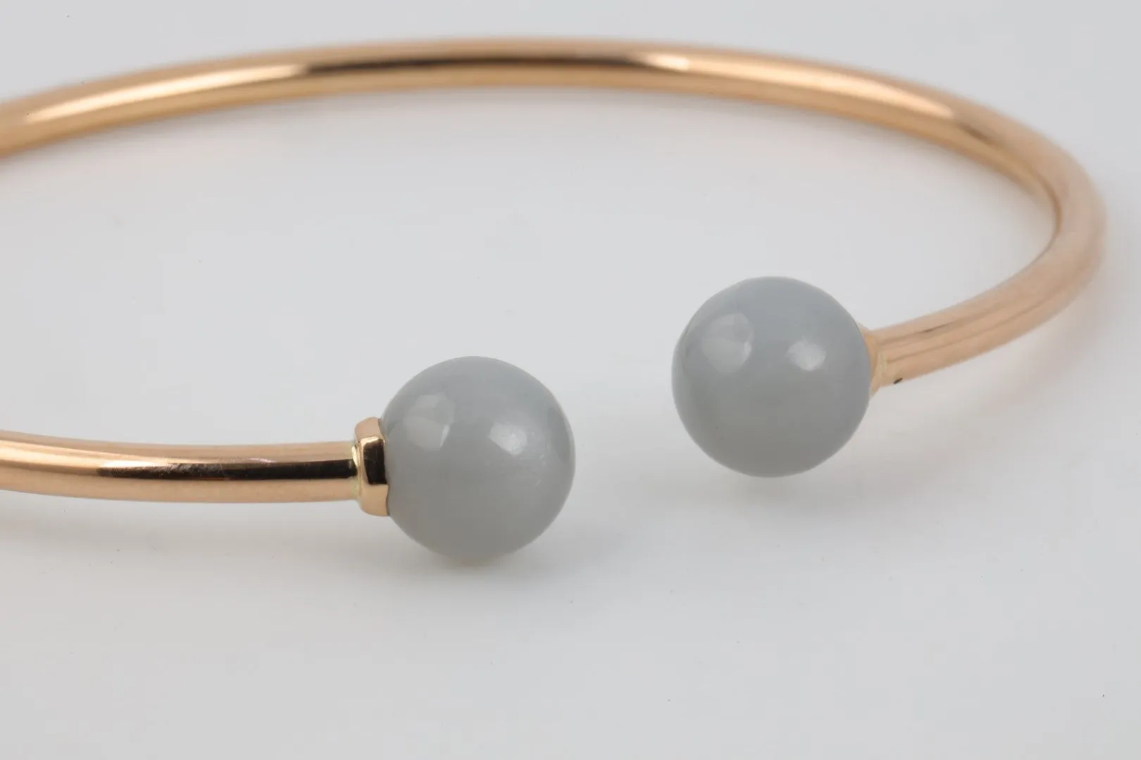 18k Rose Gold Moonstone Bead Bangle Bracelet (7.23g.)