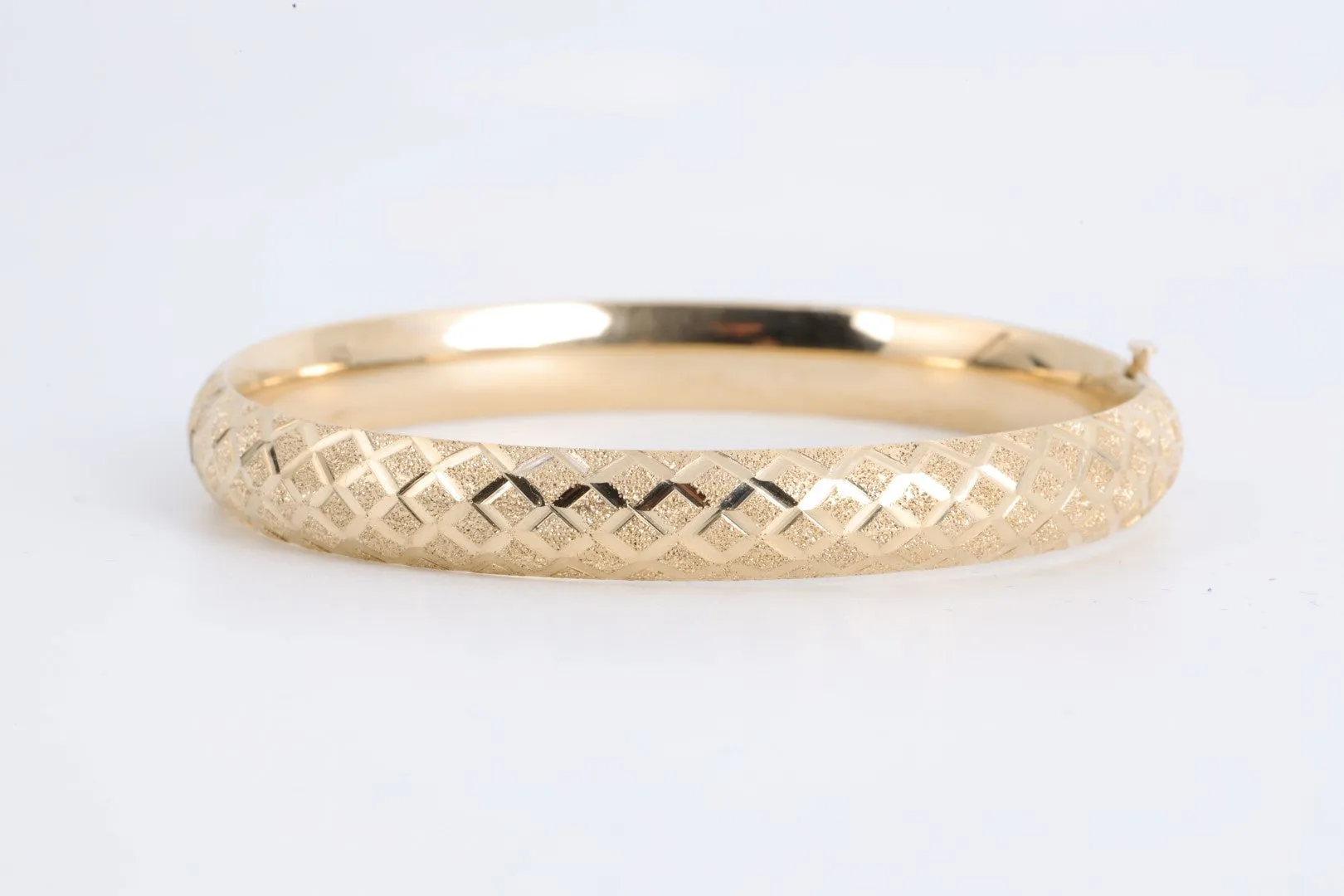 7" 14k Yellow Gold Etched Bangle Bracelet (11.67g.)