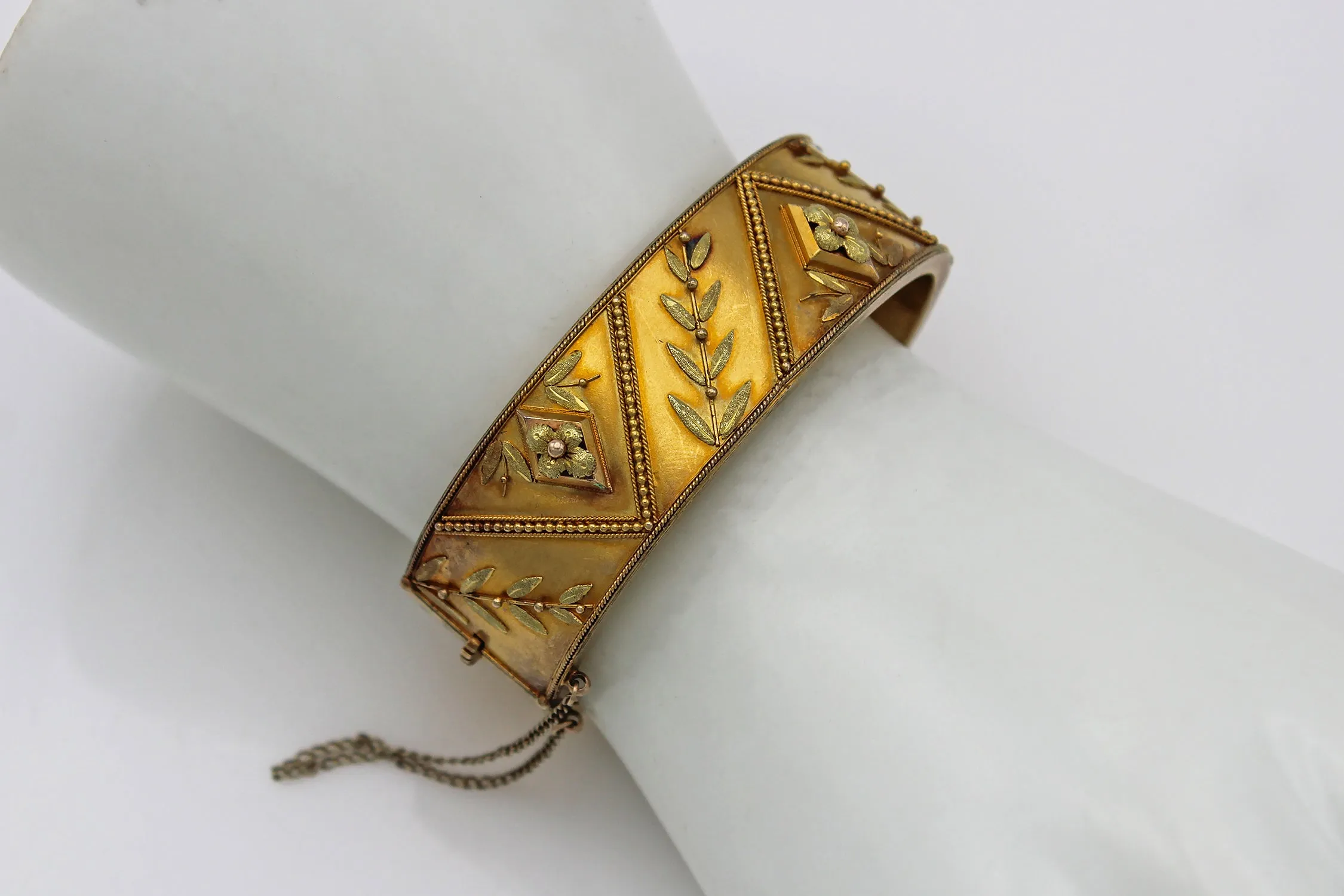 Antique Victorian 19K Yellow Gold Hinged Wide Bangle Bracelet