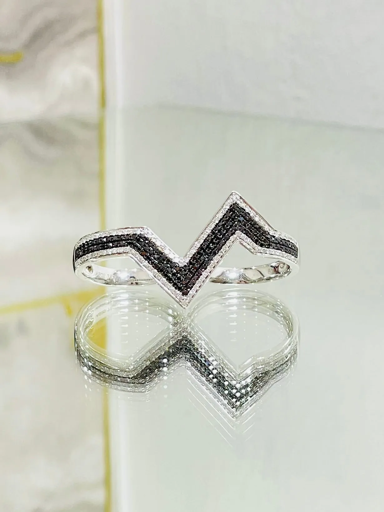 AS29 18k Gold 'Arrow' Diamond Two Finger Ring