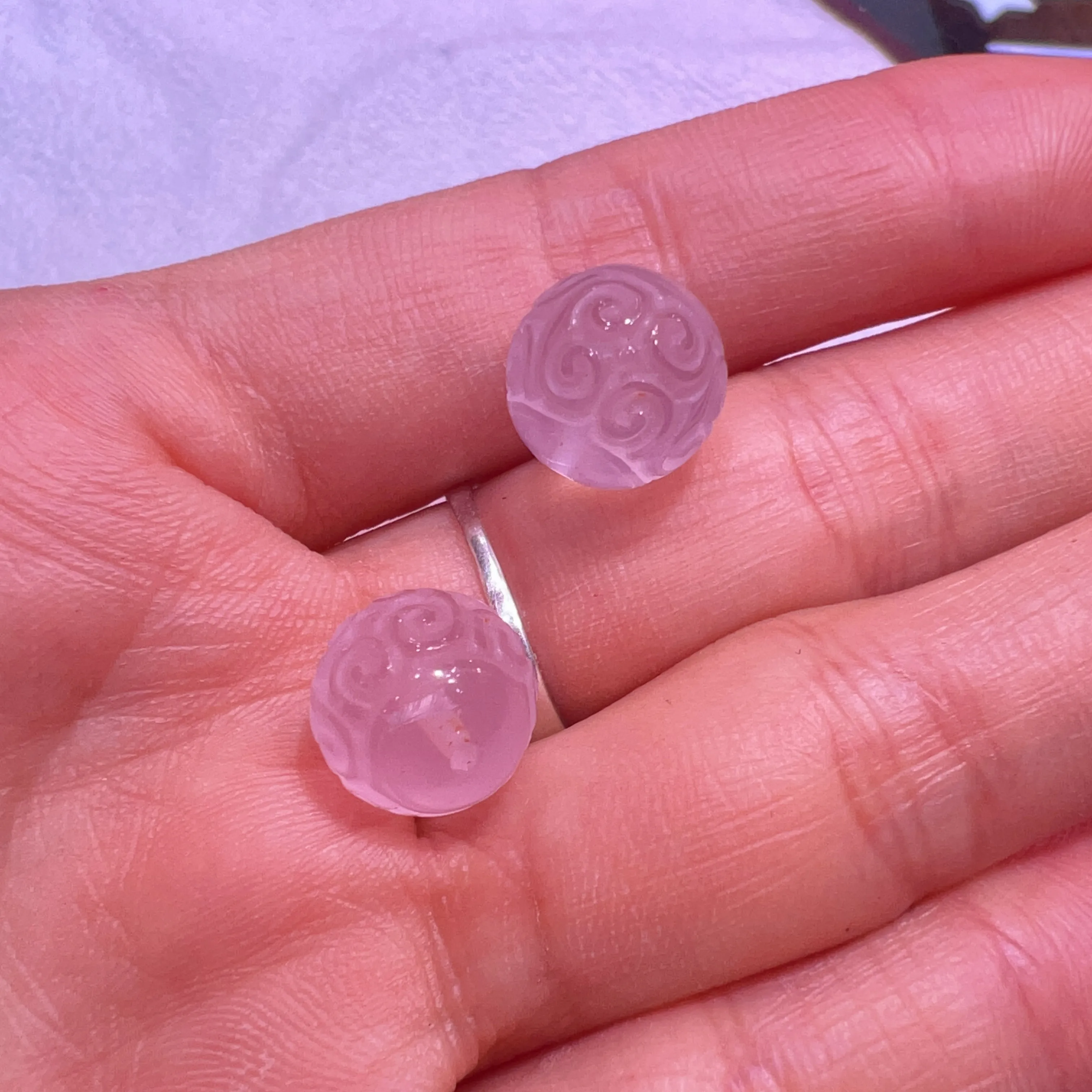 Beautiful Jewelry Accessory - High-quality Rose Quartz Huiwen Symbol Bead Charms for DIY Jewelry Project