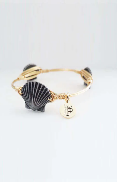 Bourbon and Boweties - Silver Sea Shell Bangle