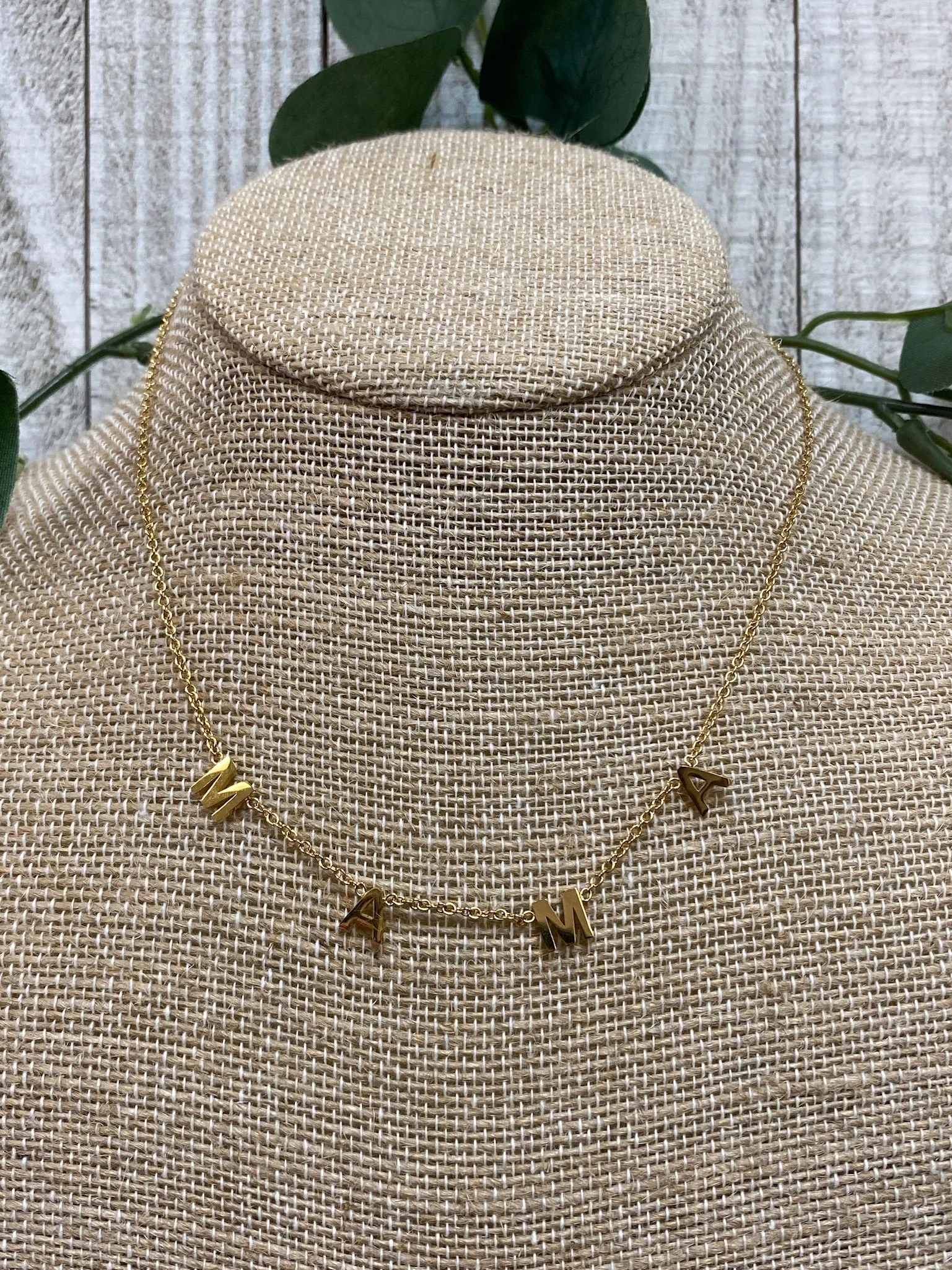 GOLD MAMA NECKLACE