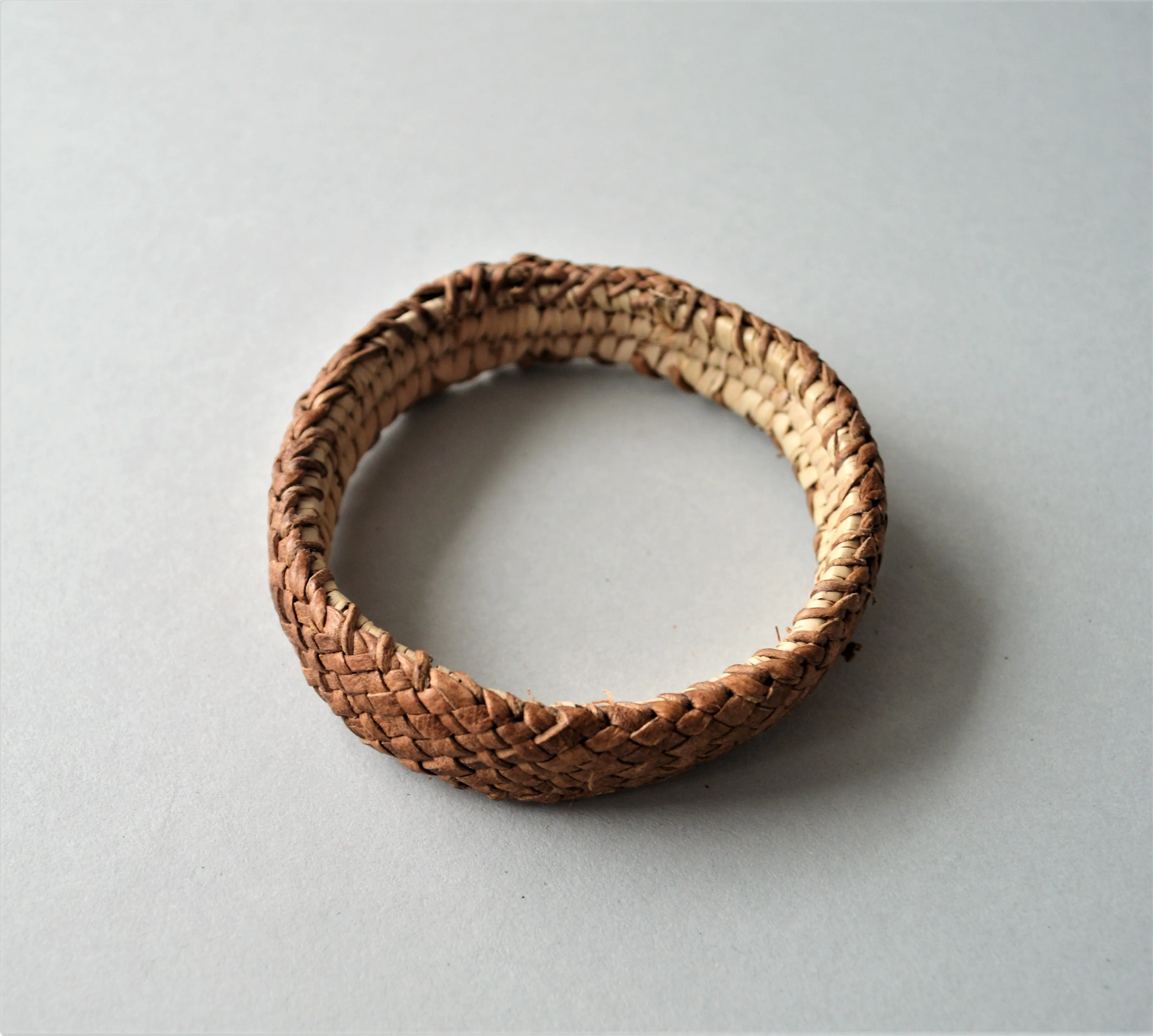 Leather & palm leaves bangle