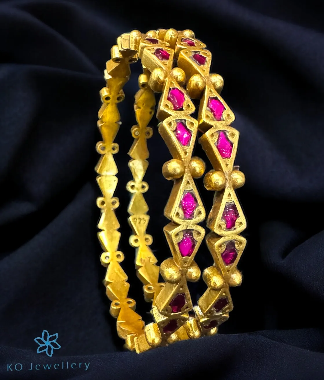 The Yavanika Silver Kundan Bangle (Red/Size/2.4)