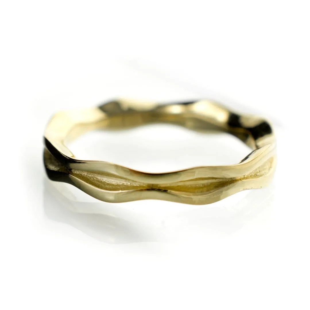 Wave Narrow Wedding Ring in Yellow or Rose Gold