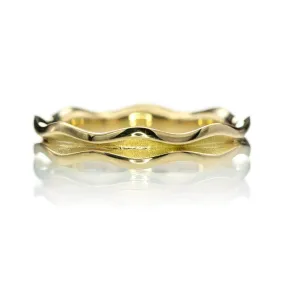 Wave Narrow Wedding Ring in Yellow or Rose Gold